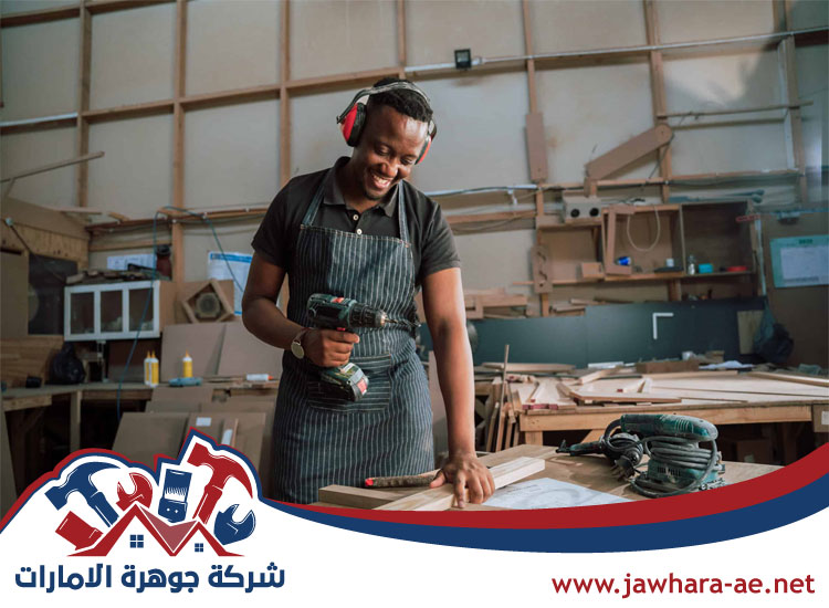 نجار في الشارقة تركيب ابواب وشبابيك