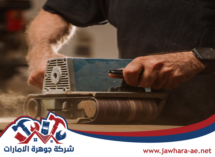 نجار في الشارقة